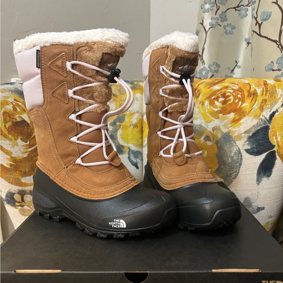 NWT The North Face Shellista V Lace Waterproof Boots Boys Size 3 - Picture 1 of 8